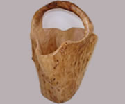 FOOTED BASKET