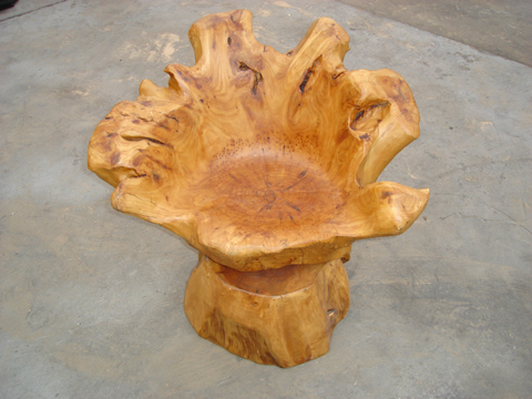 ROOT STICKED ROUNG TEA TABLE